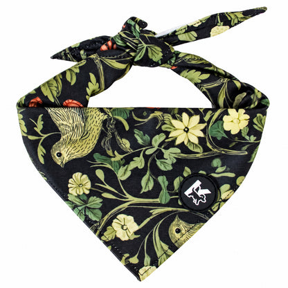GAVPEPY Polyester Floral Print Pet Bandana, Size One Size, Green, for pet photos, outings and celebrations; decorative neckwear with the selected print and fit shown in the product photos; review the selected variant photo for details image 1 - 01-主图.jpg